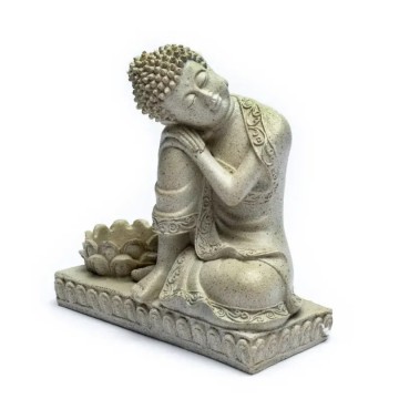 Budha so svietnikom sivý