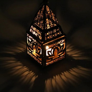 Orientálny svietnik Lotus