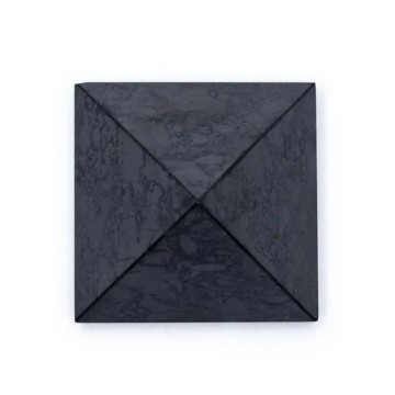 Šungitová pyramída