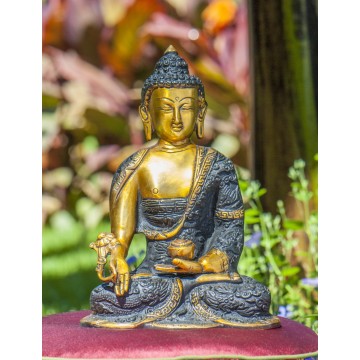 Buddha liečiteľ socha bronzová s patinou 21,5cm 2,3kg