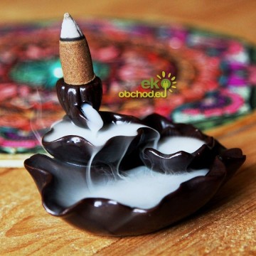 Stojan pre vonné kužele tečúci dym – lotosové jazierko